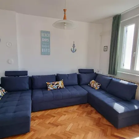 With A View פיראן